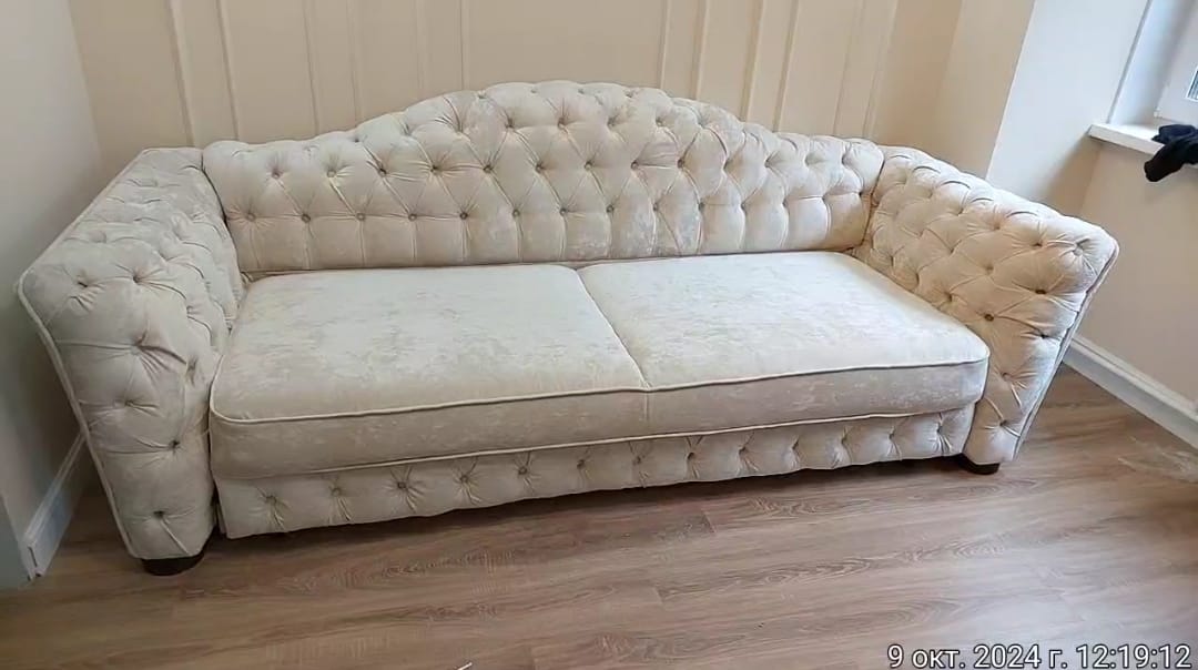 Обивка дивана. Изобильный