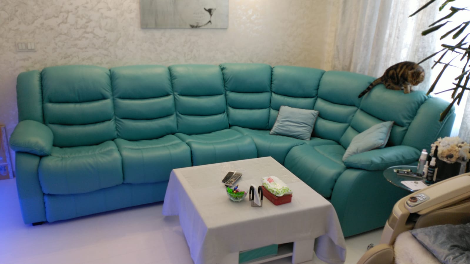 Перетяжка дивана на дому. Изобильный